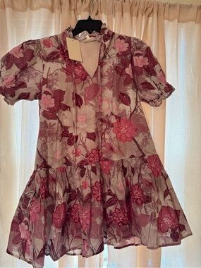 Cute Entro floral mini dress, size small, brand new with tags